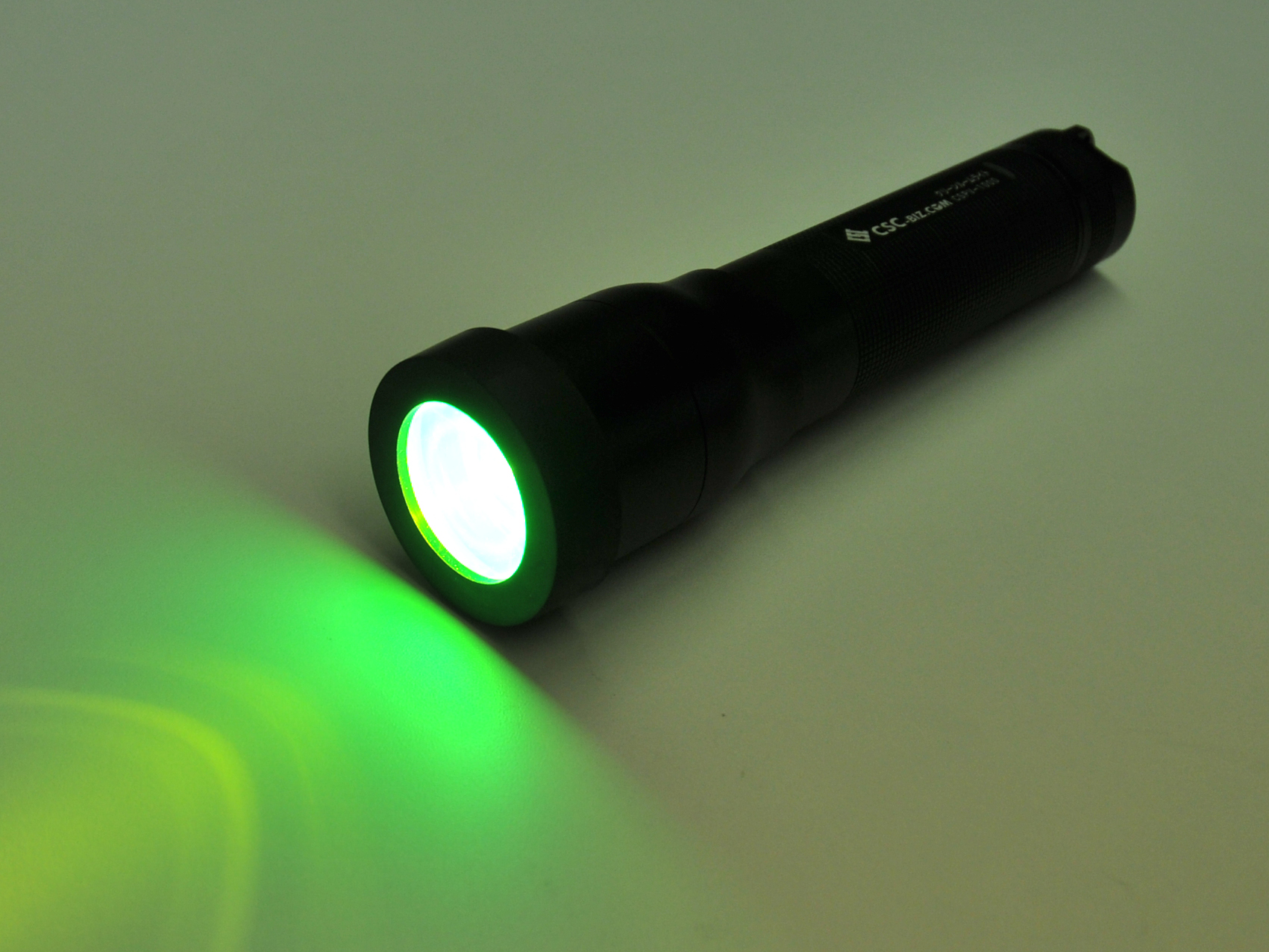 ポラリオンライトでホコリがよく見えるわけ・効果的な使い方